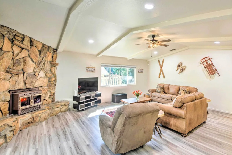 Furnished Deck & Fire Pit: Sherwood Forest Cabin