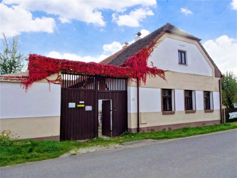 House U Hovorků Vlkov