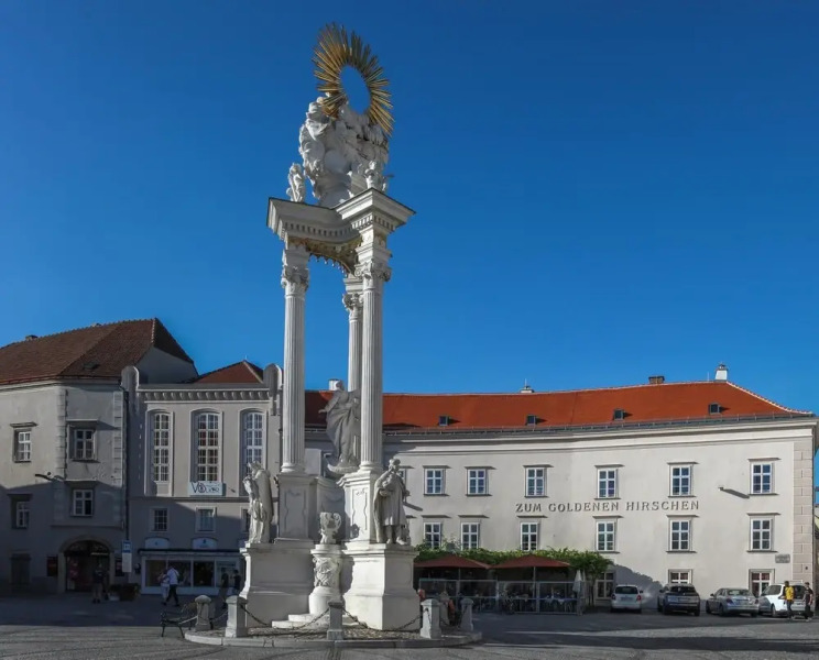 Deluxe Apartment With two King Bedrooms and two Bathrooms in D Rnstein