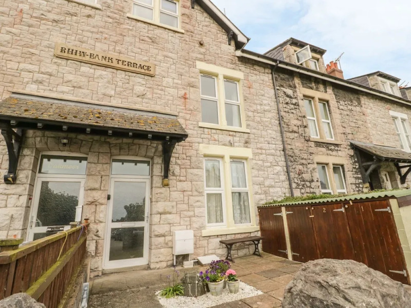 Flat 2 - 9 Rhiw Bank Terrace