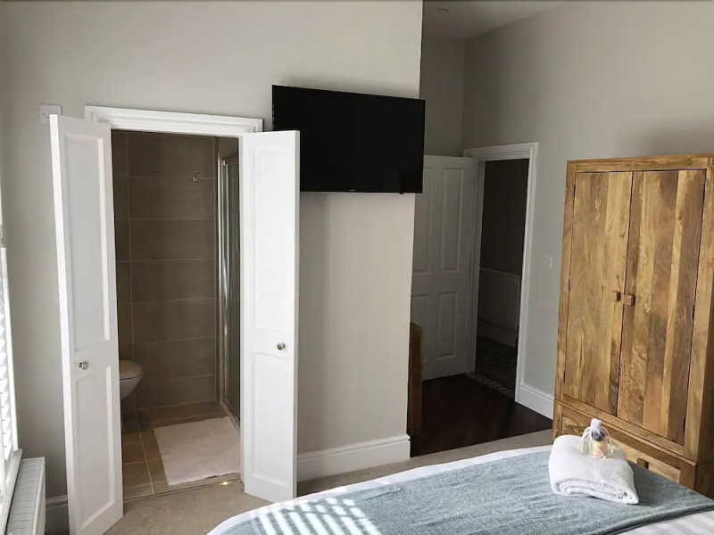 Treddolphin Guest House