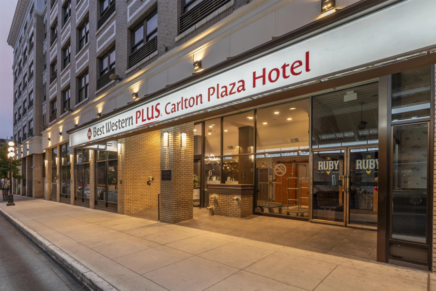 Best Western Plus Carlton Plaza Hotel