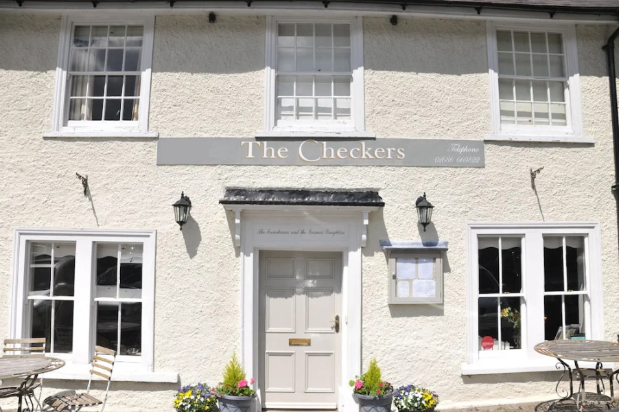 Checkers Pantry With Rooms