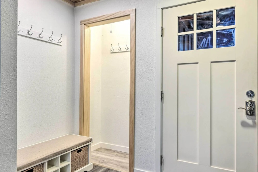 Idyllic Cabin w/ Fire Pit, 1 Mi to Mi-wuk Village!