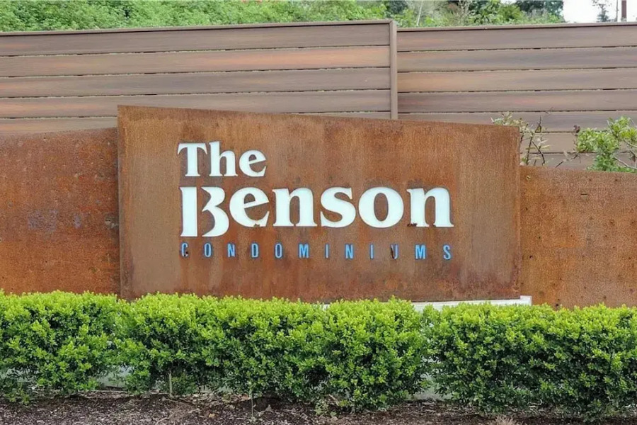 Modern Home Between Seattle, Tacoma & SEA Airport