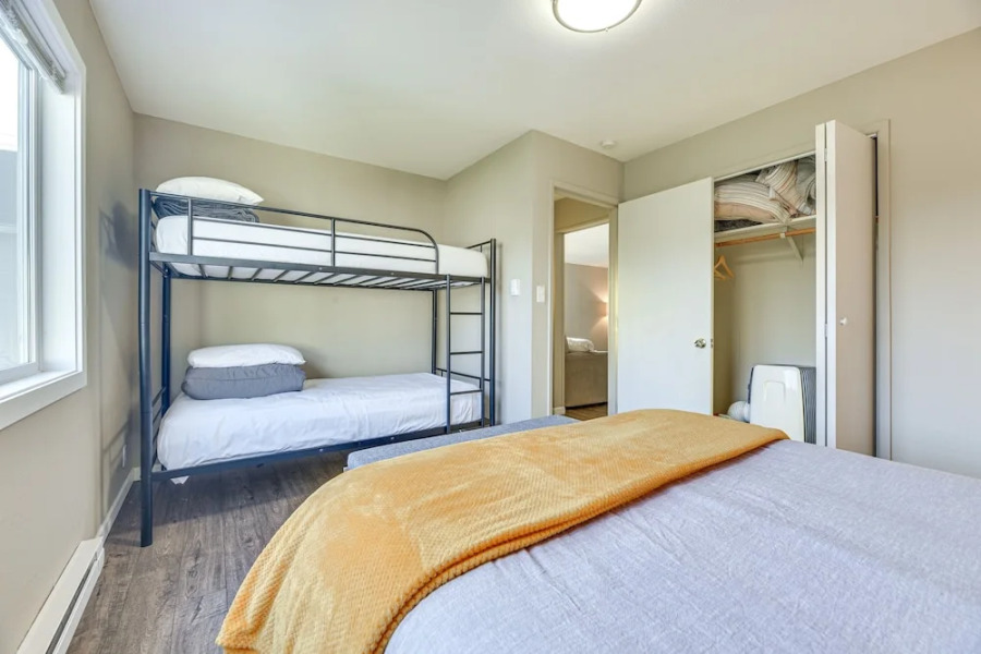 Pet-friendly Hoquiam Cottage w/ River Access!