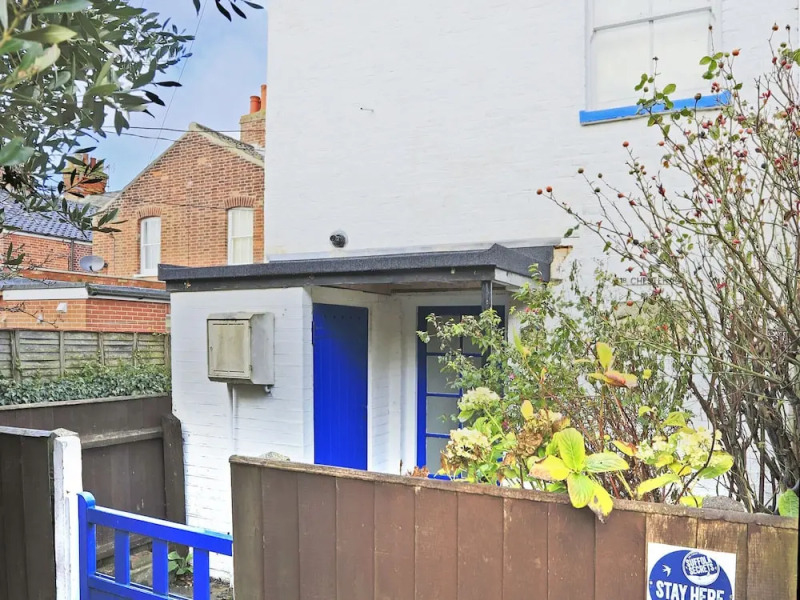 Peaceful holiday home in Southword with Garden