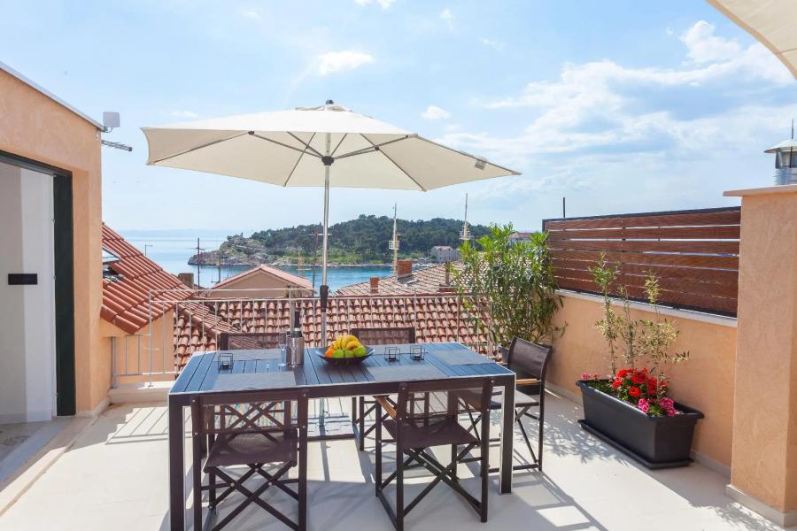 Luxury , sea  view in the city center