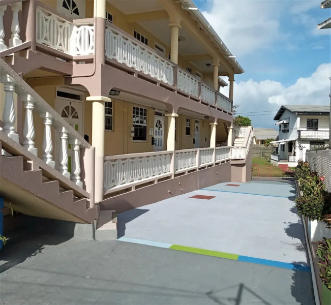 Cumber's Tropical Apartments