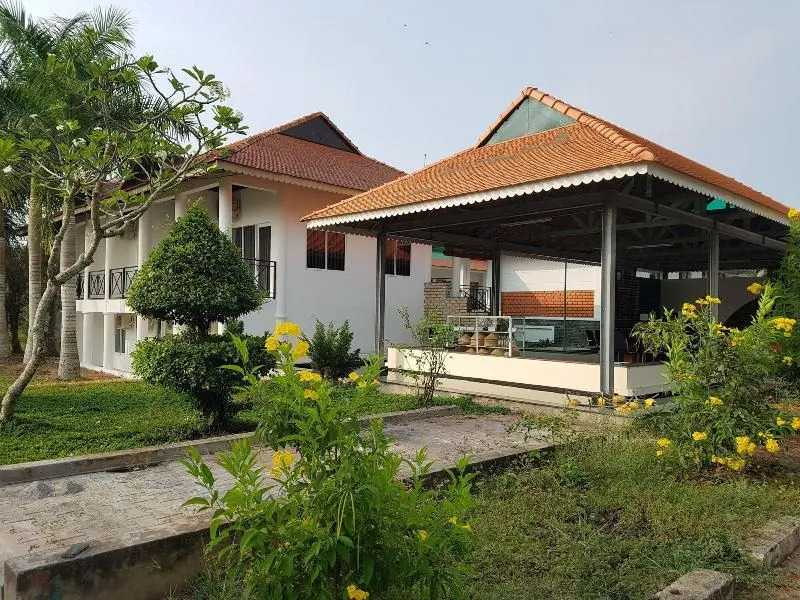 Lang Noi Tan Lap Hotel