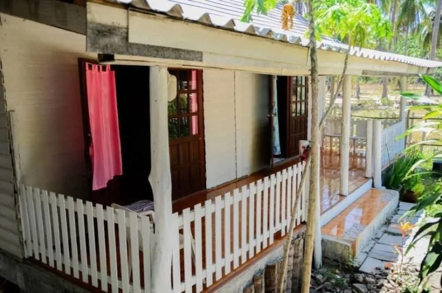 The White House Resort