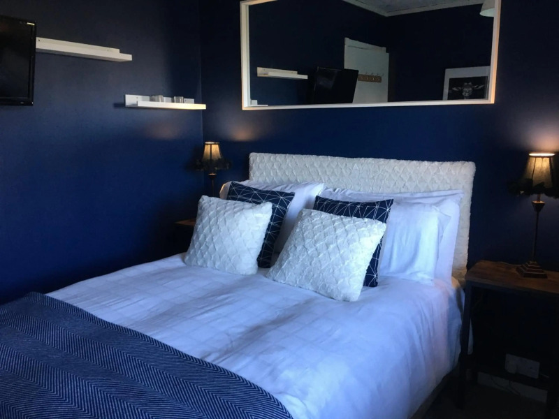 Follies Suites Ballyvoile