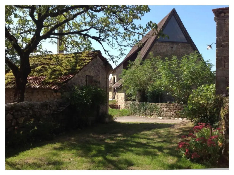 A L'Ombre Du Tilleul