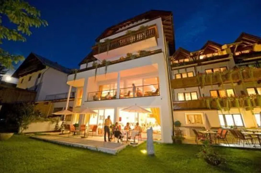 Hotel Tschirgantblick