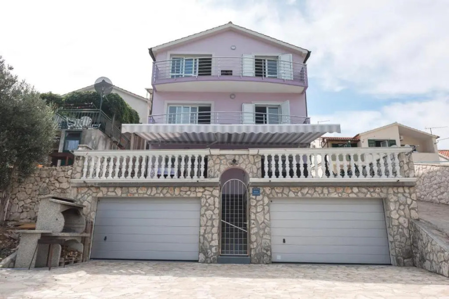 Apartments Atlas Grubišić