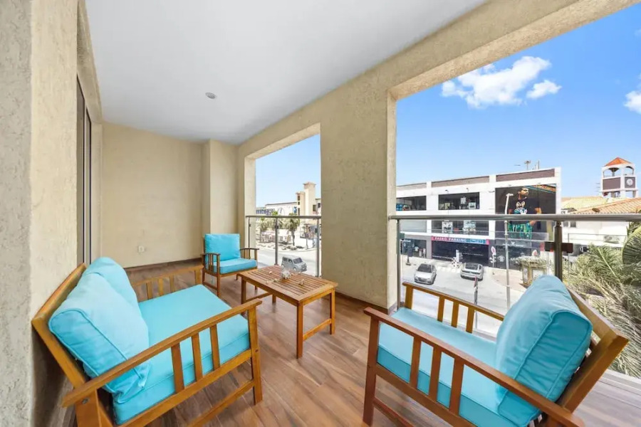 The Cove 106 in Palm Beach Aruba - Prime Location - Free Parking