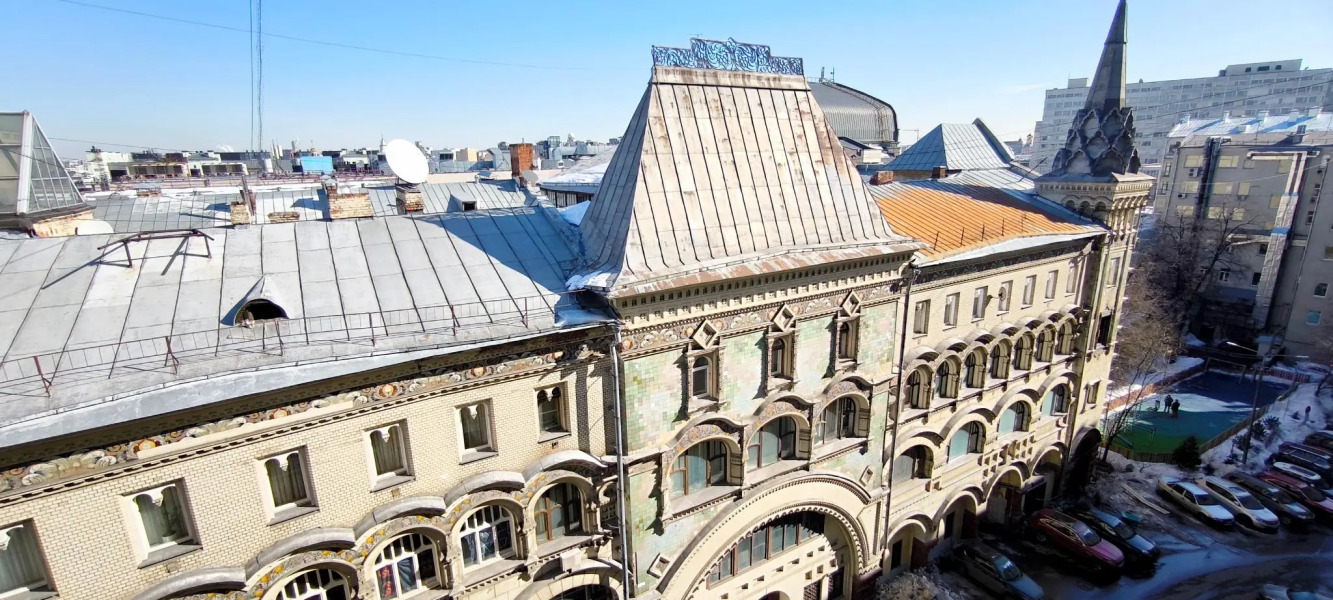 Tverskaya Street (Тверская Стрит) на улице Тверская 6 строение 1