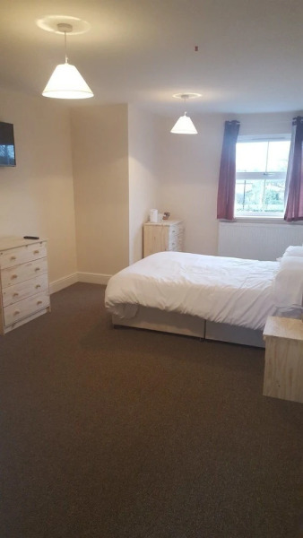 OYO The Watermans Arms Hersham