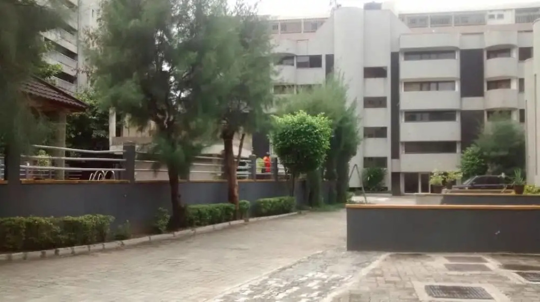 Chapter 1 Luxury Suites