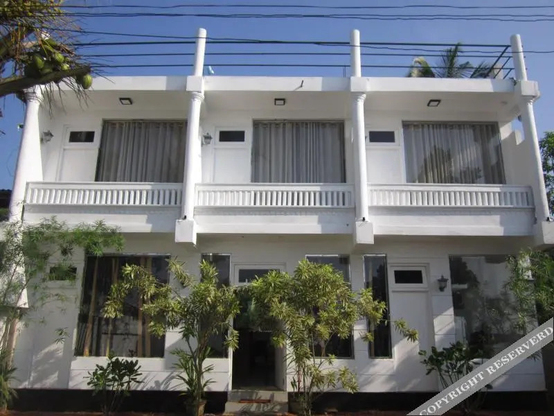 White Surfing Beach Resort