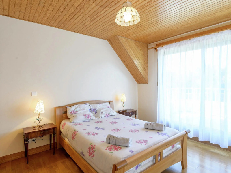 Spacious Villa in Concarneau with Swimming Pool