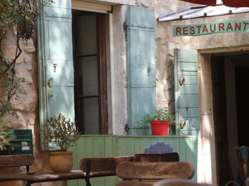 Provencal Holiday Home With Private Pool on 3000 m2 of Garden, in the Middle of the Luberon