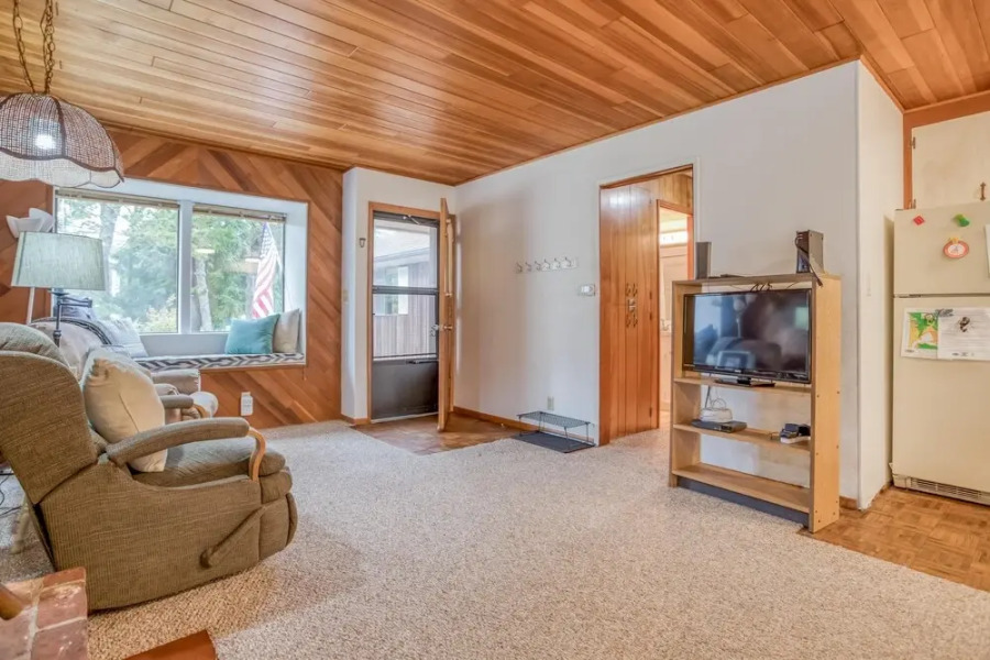 Cabin on the Coast (MCA 621)