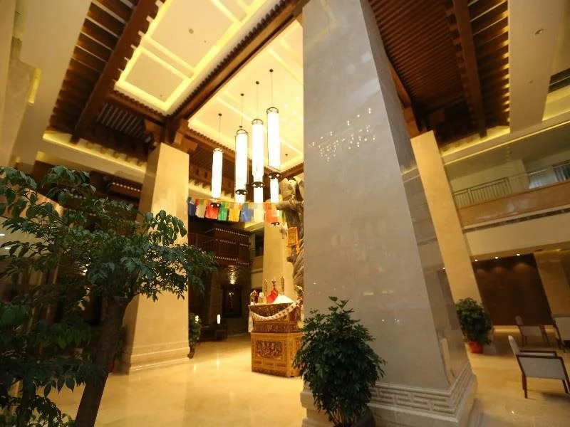 Qomo Langzong Hotel