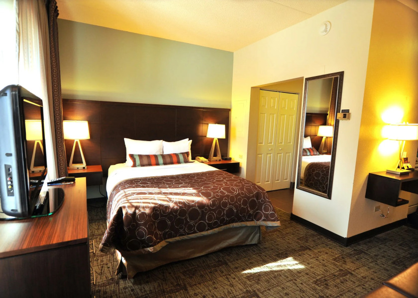 Staybridge Suites Chicago-Oakbrook Terrace by IHG