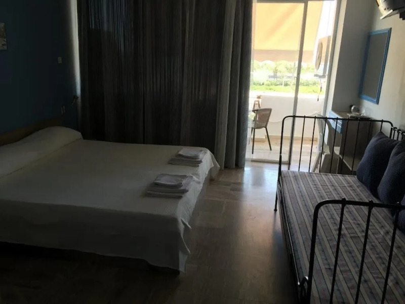 Alexandros Apartments