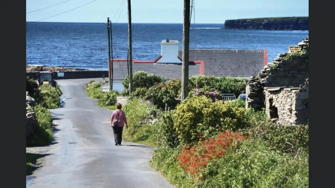 Spectacular ocean views & minutes to Cliffs- Clahane Shore Lodge