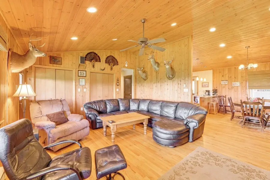 Fish, Hike, Hunt: Secluded Cabin in Doe Hill!