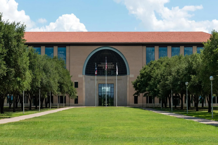 DoubleTree by Hilton Laredo