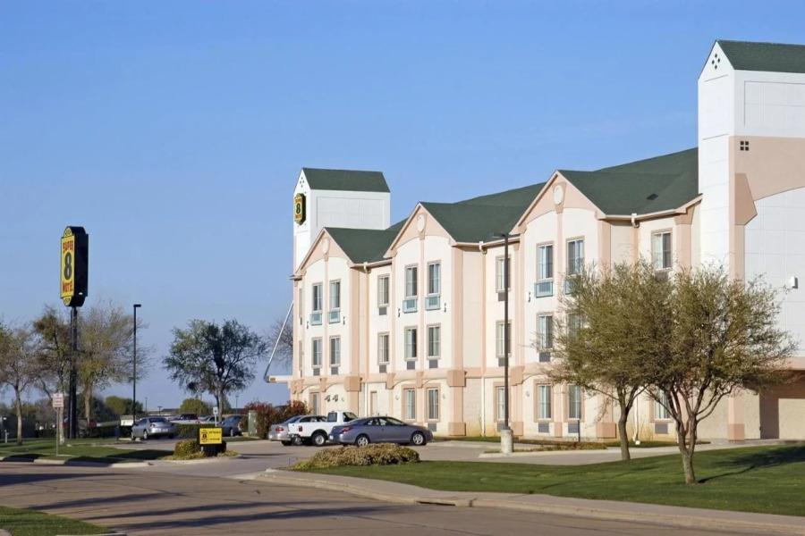 Super 8 by Wyndham Irving/DFW Apt/North