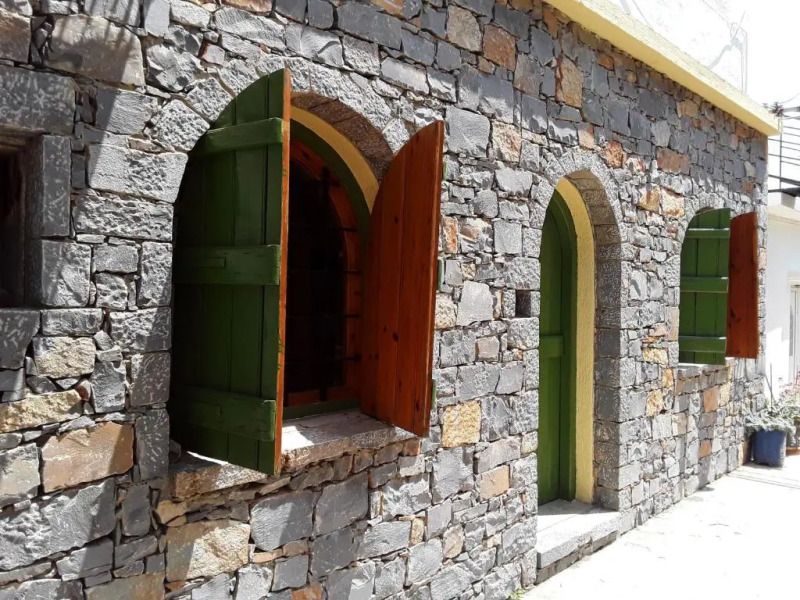 Villa Kamari-Cretan style apartment