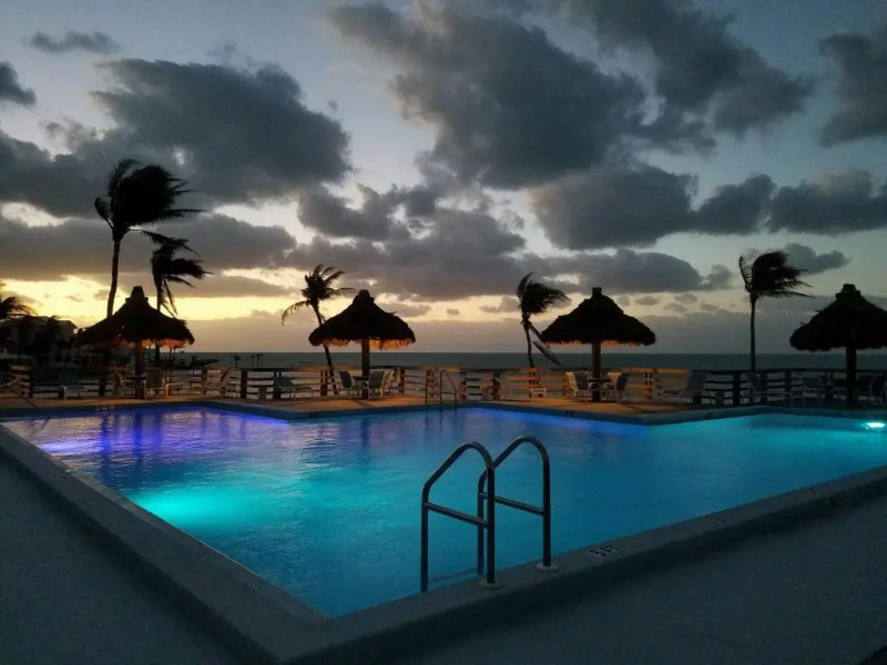 Caloosa Cove Resort & Marina