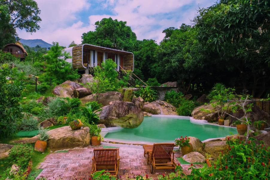 Long Hill Resort And Spa