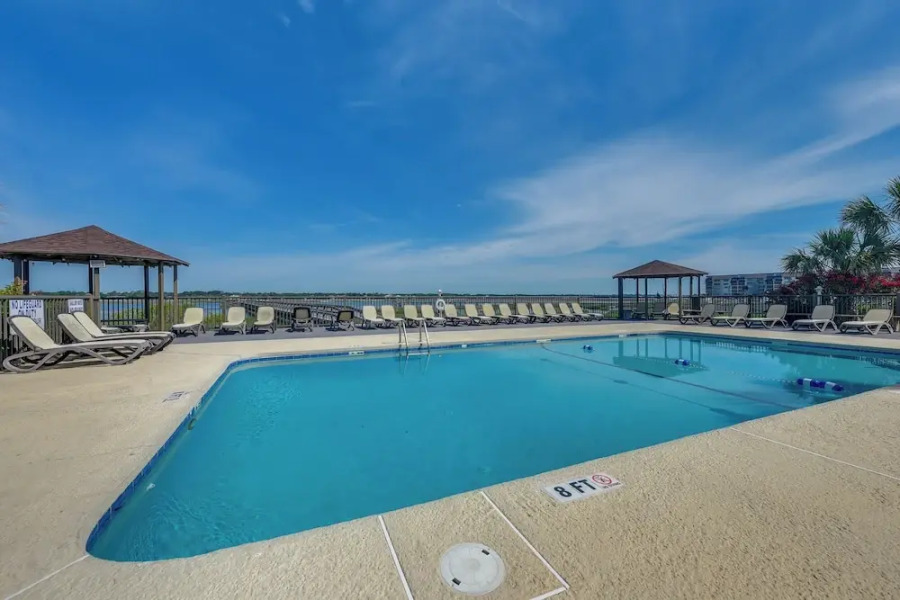 Walk to Beach & Marsh: Condo in Murrells Inlet