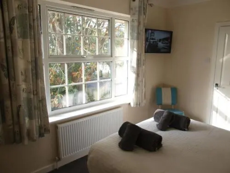 Holmsleigh Guest House