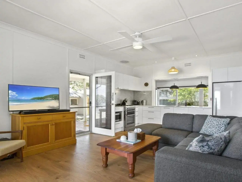 Bellevue - overlooking serene Lake Woolumboola