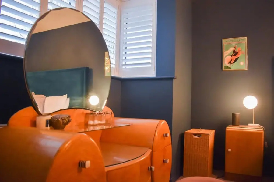 Spacious 5 Bedroom Home Near the Beach With Parking