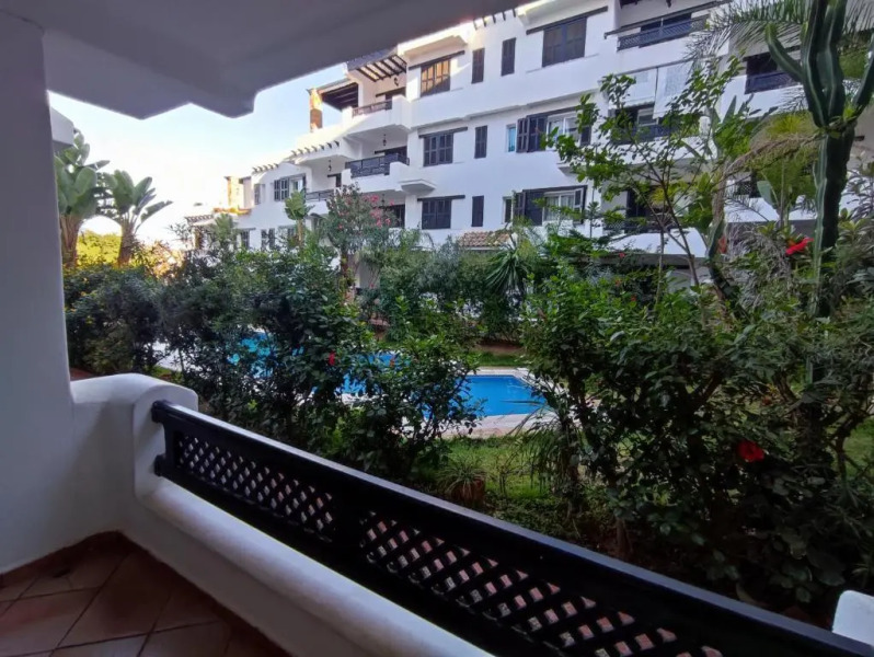 Le luxe en face à la mer avec piscine