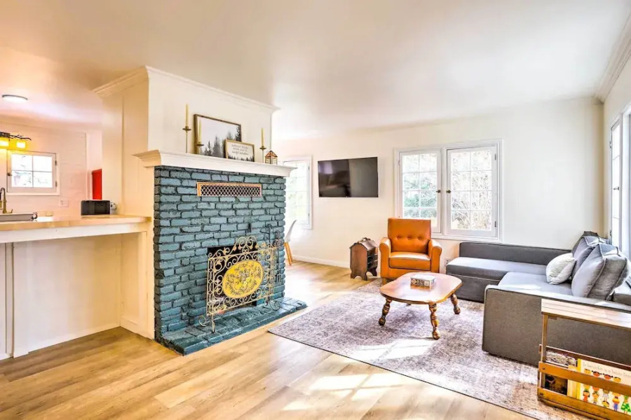 Cozy Home, 1/2 Mi to Downtown, 4 Mi to Hikes!