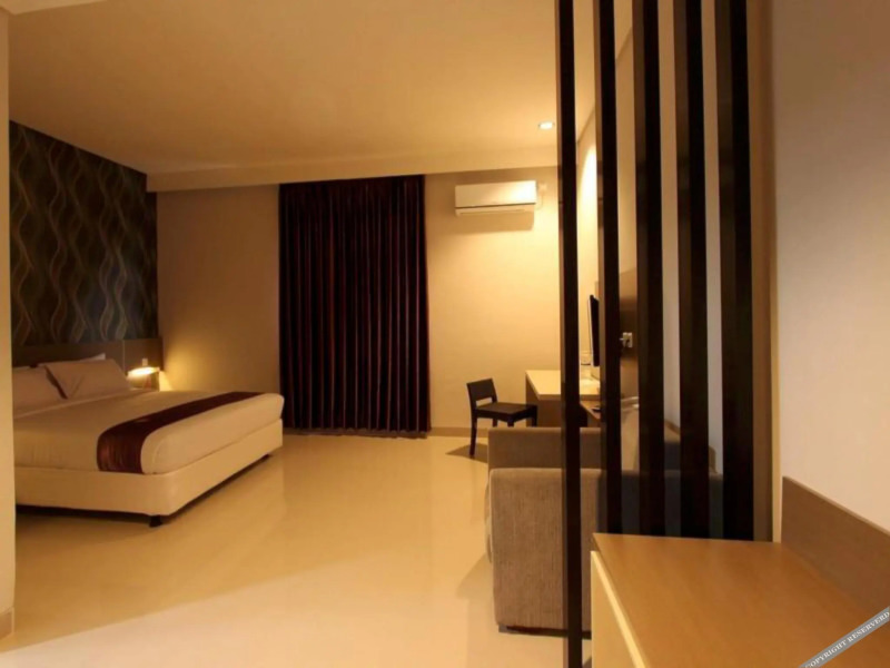 Smile Hotel by RedDoorz