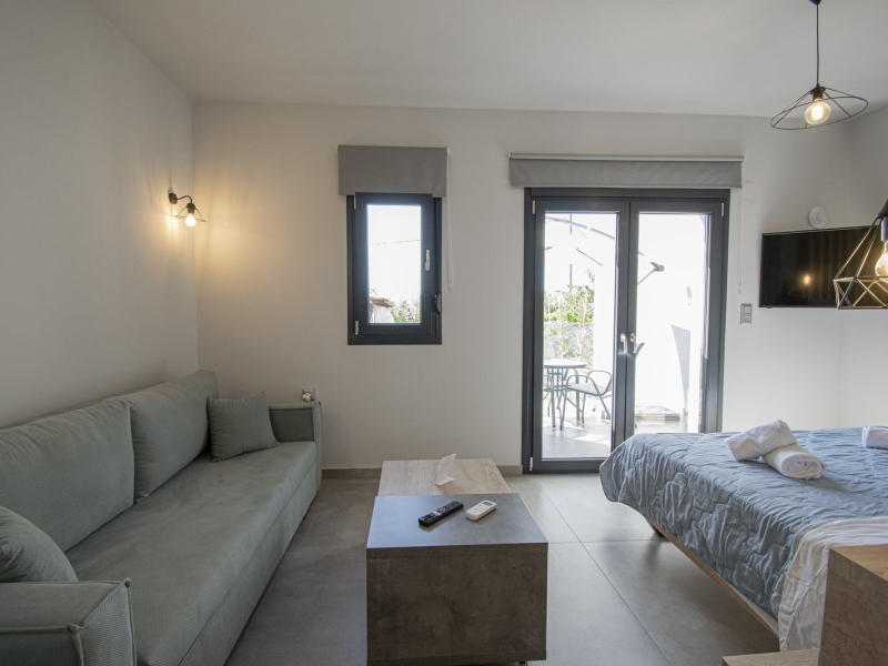 TheaSea Luxury Suites- Studio Suite 2