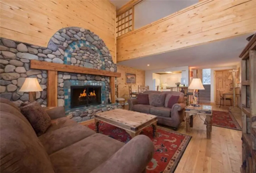 JHRL - Four Seasons II #3 - Perfect mountain getaway