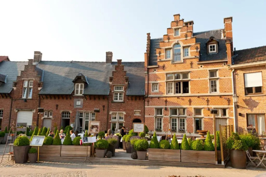 Suite & B by Hofke van Bazel