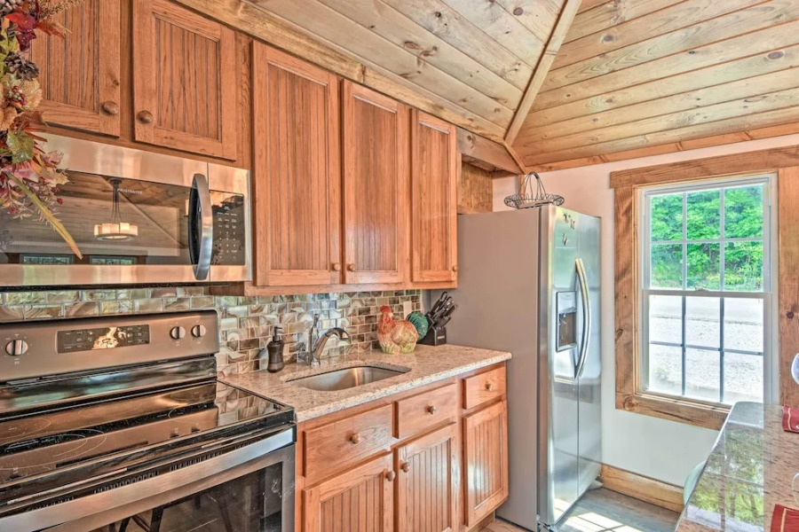 Renovated Highlands Cottage 3 Miles to Downtown!