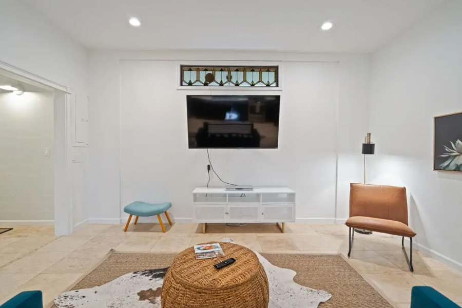 Luxury Home With Firepit Just 1mi to Arrowhead Vineyard