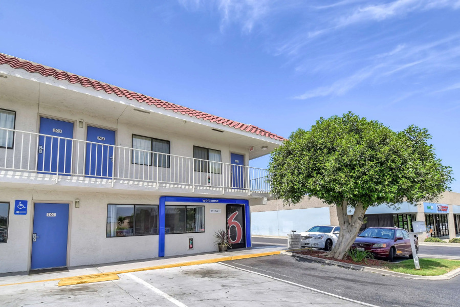 Motel 6 Corona, CA